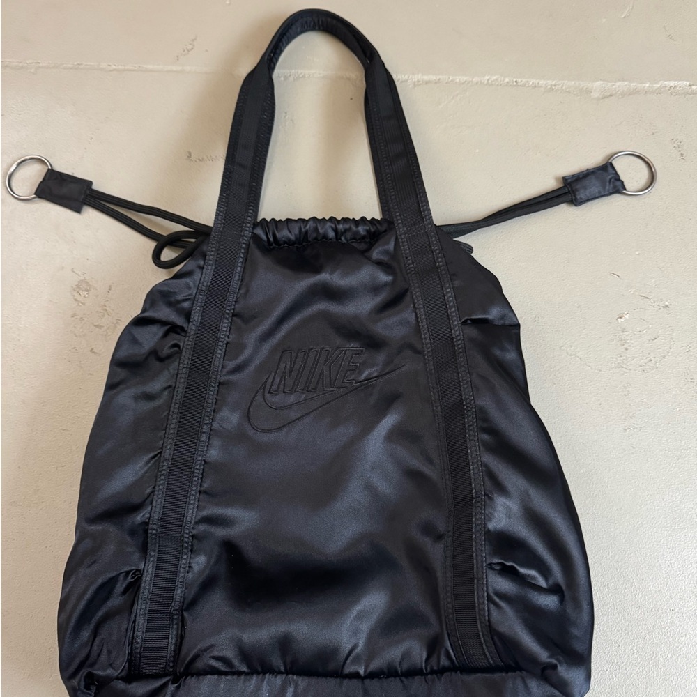 Nike cinch tote bag